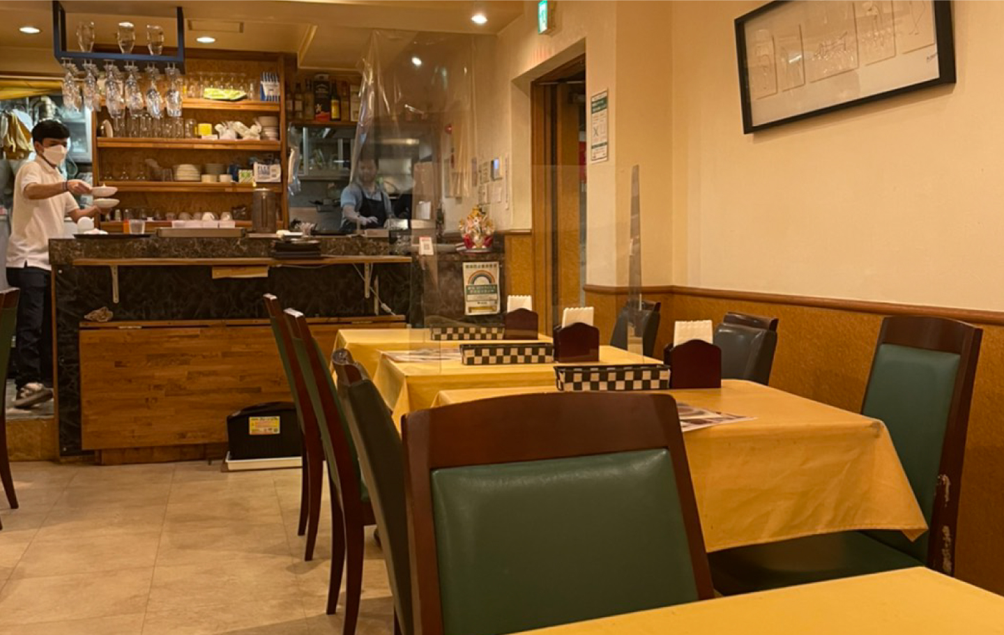 南インド料理、アムダスラビー内観