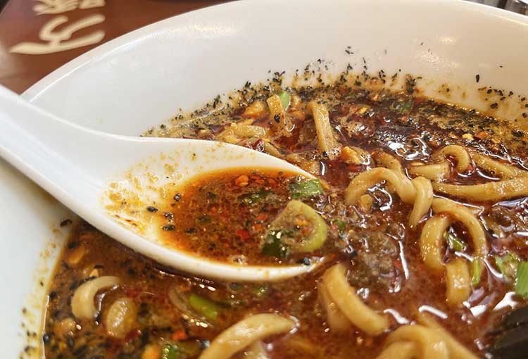 汁ありの黒ごま坦々麺