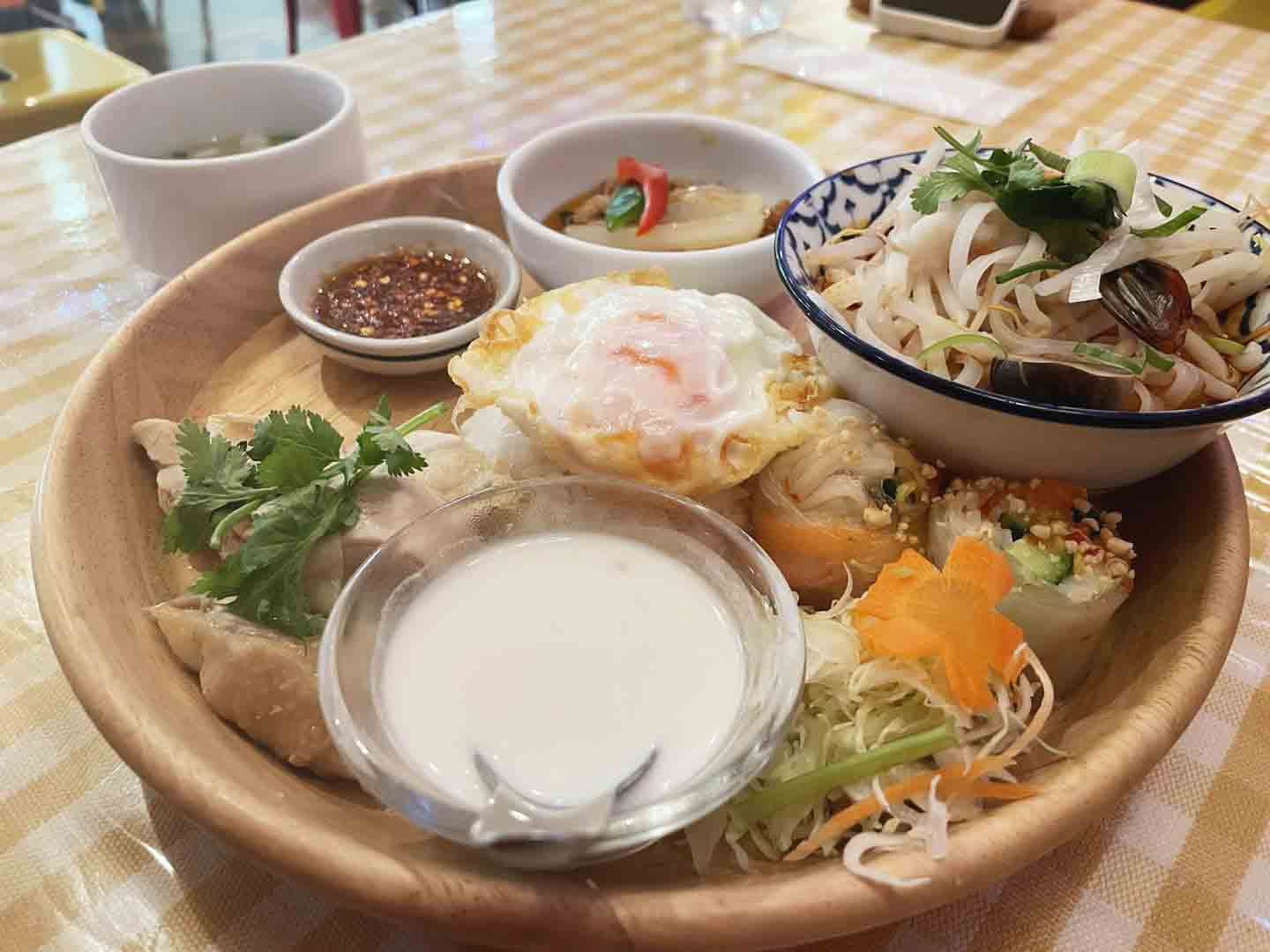 タイ屋台料理ティーヌンの激辛セット
