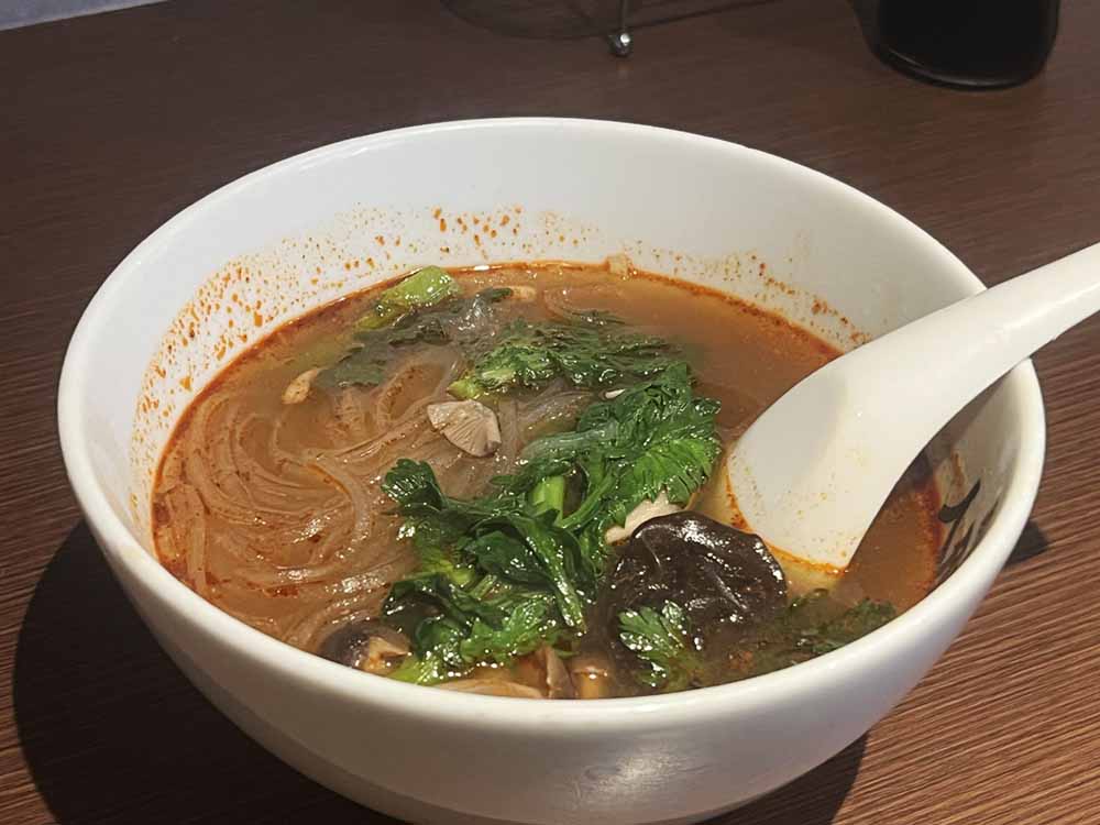 春菊とキクラゲをトッピングした４番