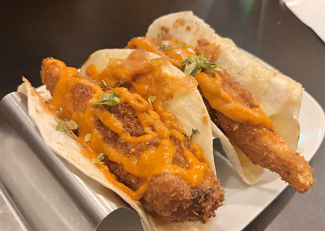 メキシカンダイニング ESO 神田 チキンクリスプタコス