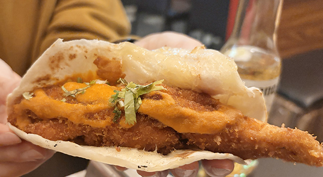 メキシカンダイニング ESO 神田 チキンクリスプタコス