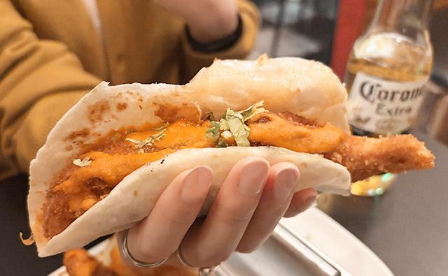 メキシカンダイニング ESO 神田 チキンクリスプタコス