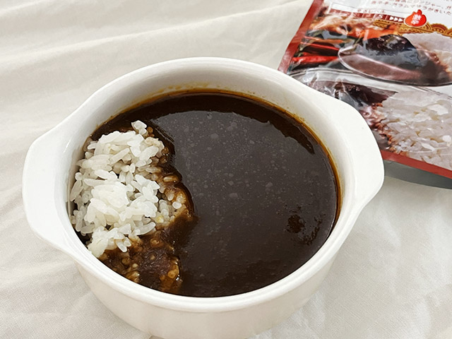 みなさまのお墨付き 唐辛子の鮮烈な辛さ カシミールチキンカレー